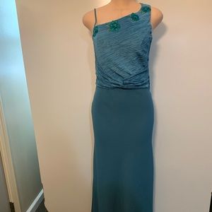 Women junior green blue sleeveless bodycon maxi dress size (M) zipper on the sid